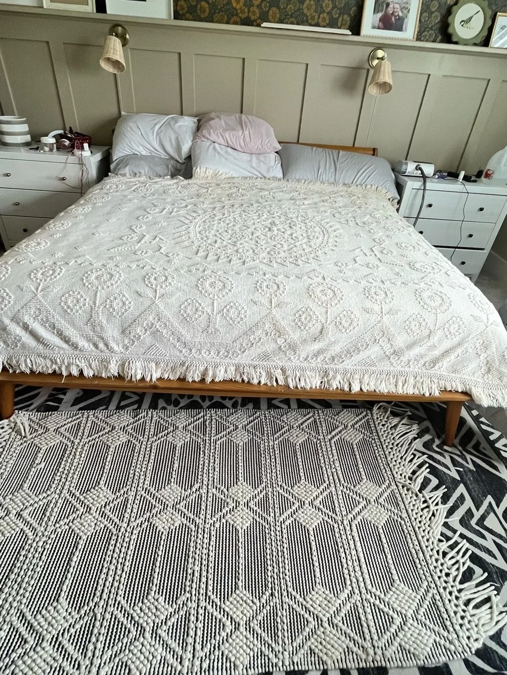 Morgan-Jones Minuet Cotton Chenille Twin/Full Bedspread Size 70” x 105” in Ivory